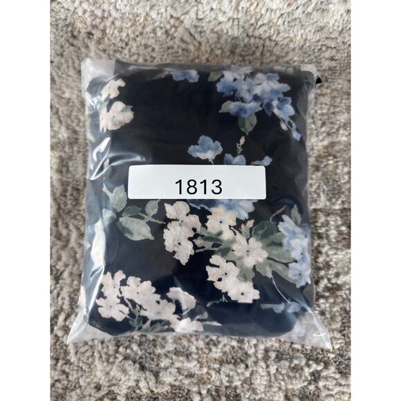 H&M Sz L Dark Floral Ruffle Blouse V-Neck Top Black Cottagecore - Picture 8 of 8